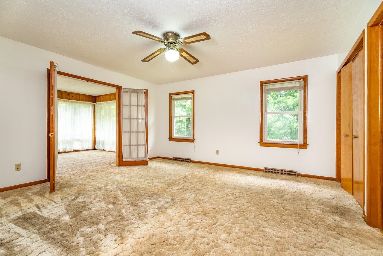 4490 NORTH VALLEY PIKE, ROCKINGHAM, Virginia 22802, 4 Bedrooms Bedrooms, ,3 BathroomsBathrooms,Residential,4490 NORTH VALLEY PIKE,665840 MLS # 665840