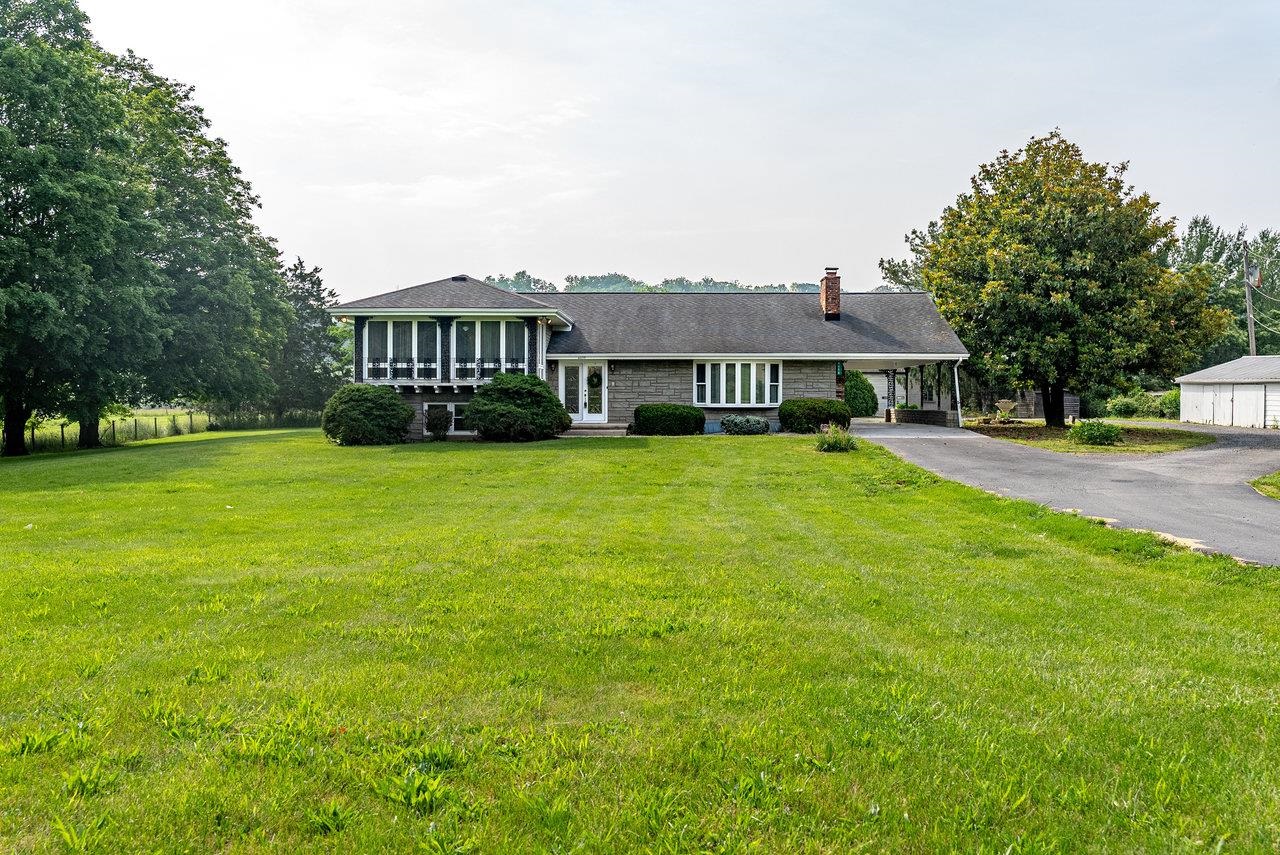 4490 NORTH VALLEY PIKE, ROCKINGHAM, Virginia 22802, 4 Bedrooms Bedrooms, ,3 BathroomsBathrooms,Residential,4490 NORTH VALLEY PIKE,665840 MLS # 665840