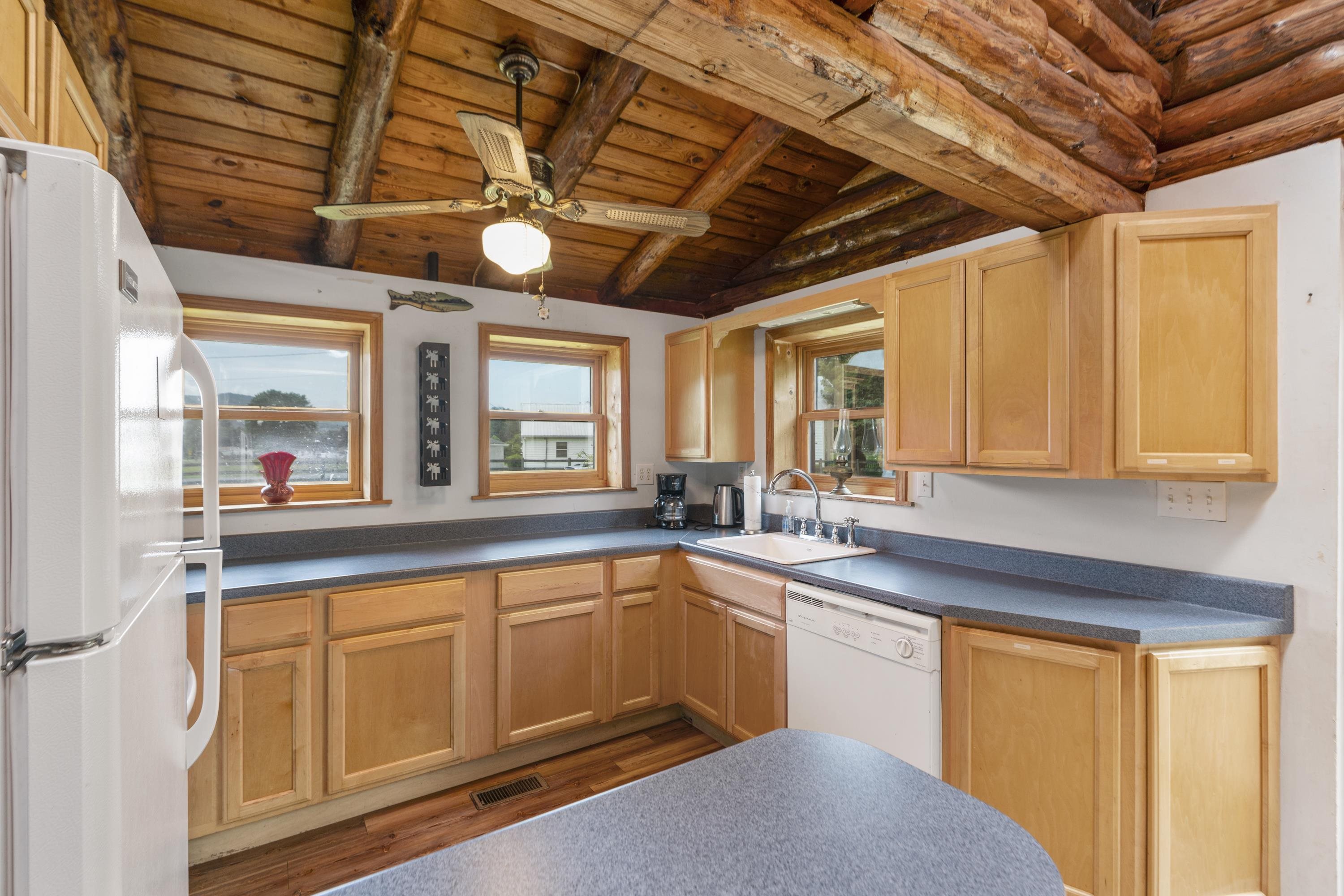 35 S BOTTOM RD, RAPHINE, Virginia 24472, 3 Bedrooms Bedrooms, ,2 BathroomsBathrooms,Residential,Rockbridge Retreat,35 S BOTTOM RD,665844 MLS # 665844