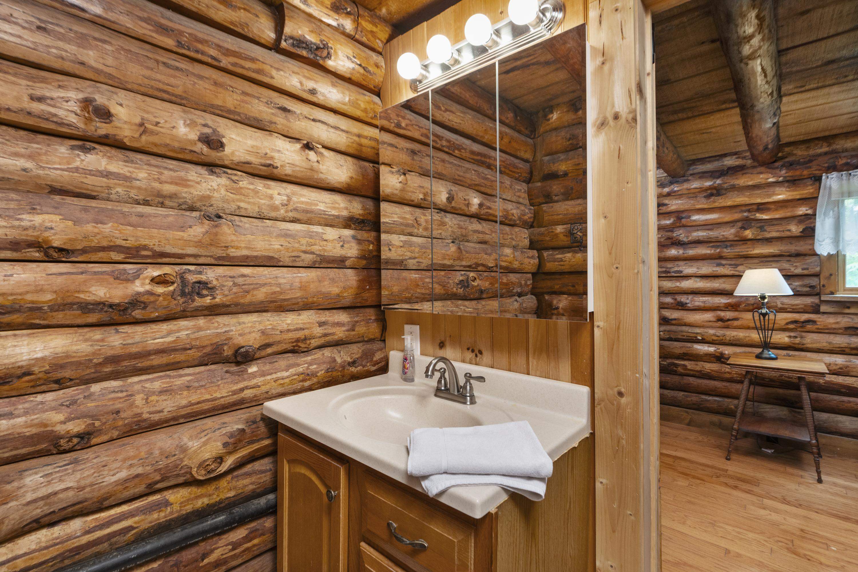 35 S BOTTOM RD, RAPHINE, Virginia 24472, 3 Bedrooms Bedrooms, ,2 BathroomsBathrooms,Residential,Rockbridge Retreat,35 S BOTTOM RD,665844 MLS # 665844