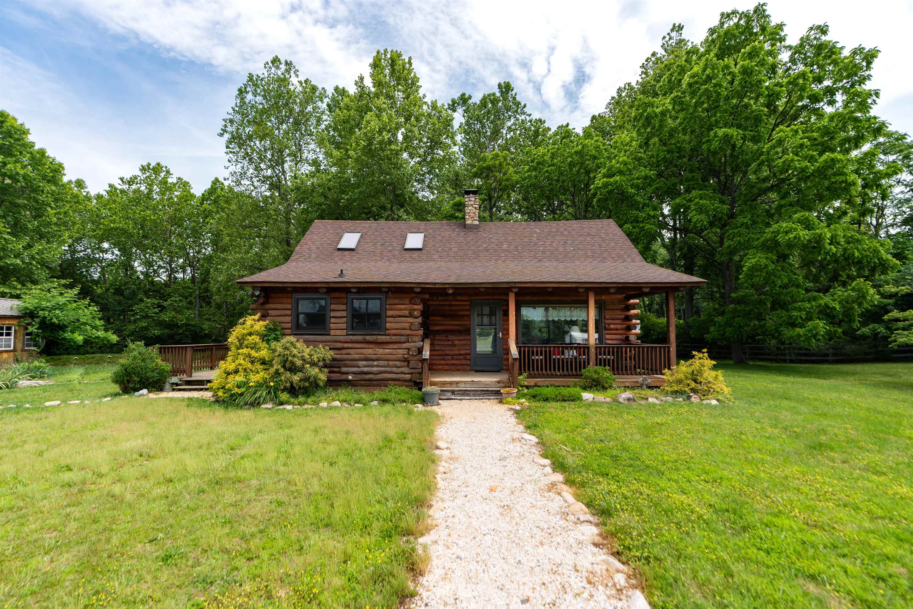 35 S BOTTOM RD, RAPHINE, Virginia 24472, 3 Bedrooms Bedrooms, ,2 BathroomsBathrooms,Residential,Rockbridge Retreat,35 S BOTTOM RD,665844 MLS # 665844