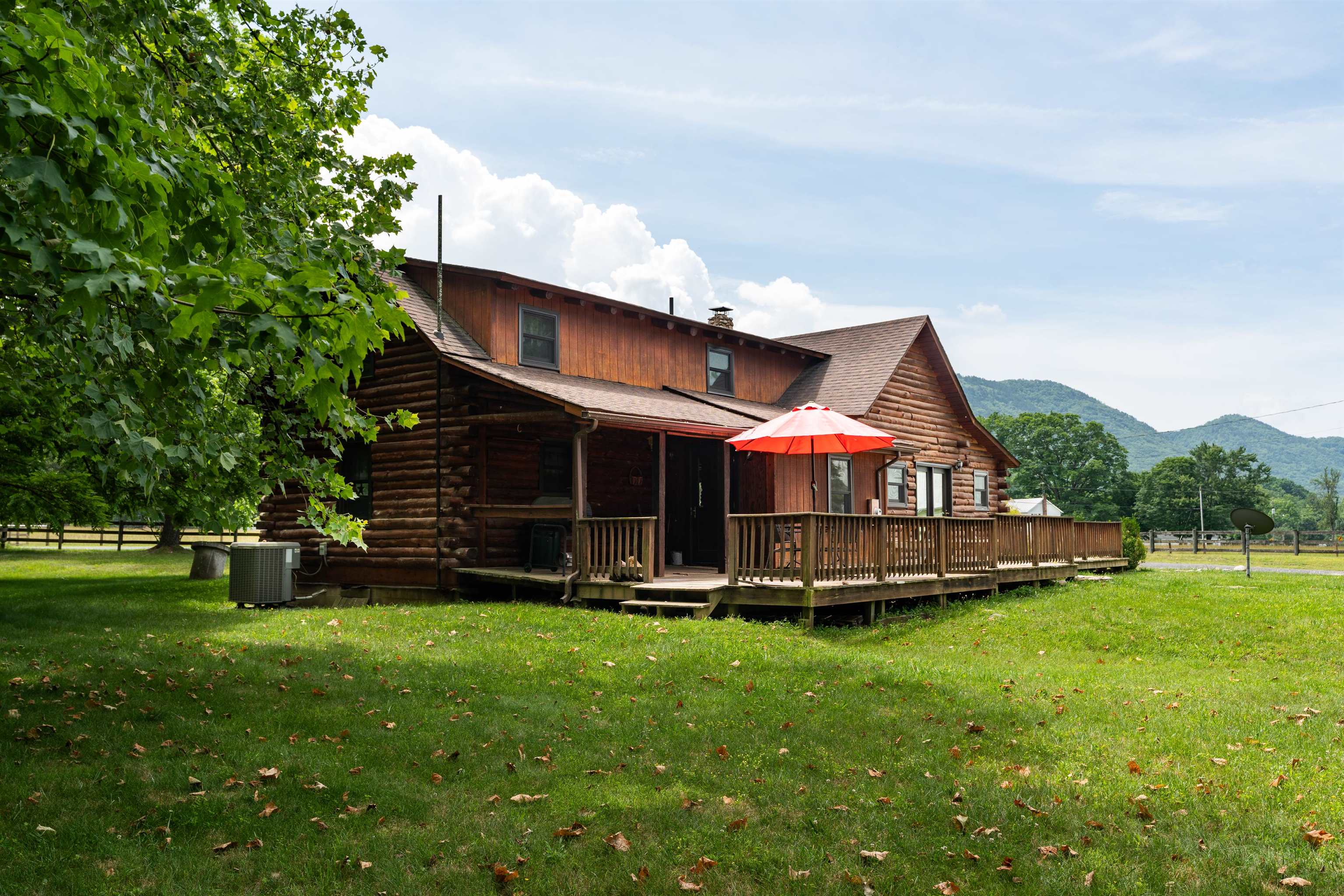 35 S BOTTOM RD, RAPHINE, Virginia 24472, 3 Bedrooms Bedrooms, ,2 BathroomsBathrooms,Residential,Rockbridge Retreat,35 S BOTTOM RD,665844 MLS # 665844