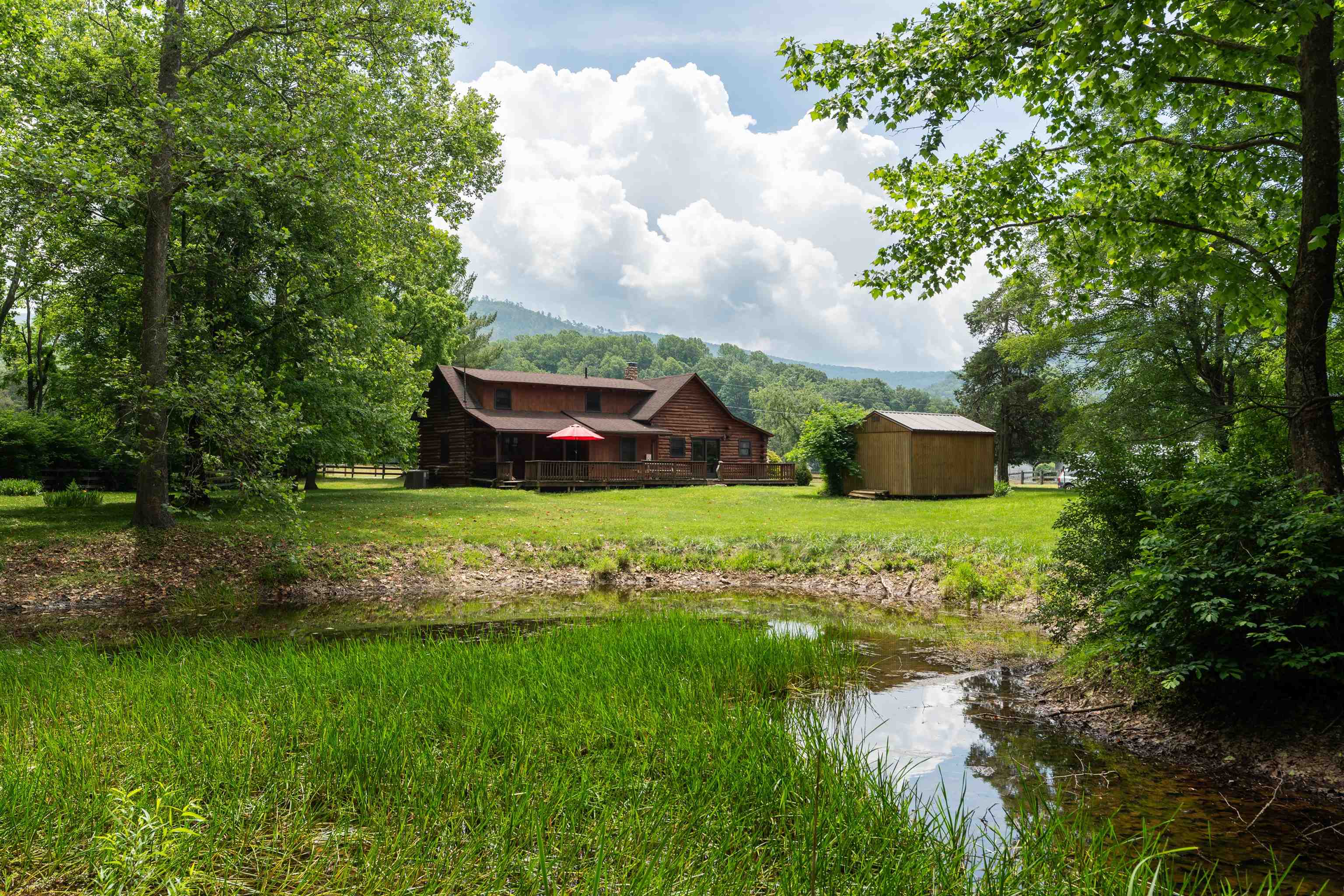 35 S BOTTOM RD, RAPHINE, Virginia 24472, 3 Bedrooms Bedrooms, ,2 BathroomsBathrooms,Residential,Rockbridge Retreat,35 S BOTTOM RD,665844 MLS # 665844