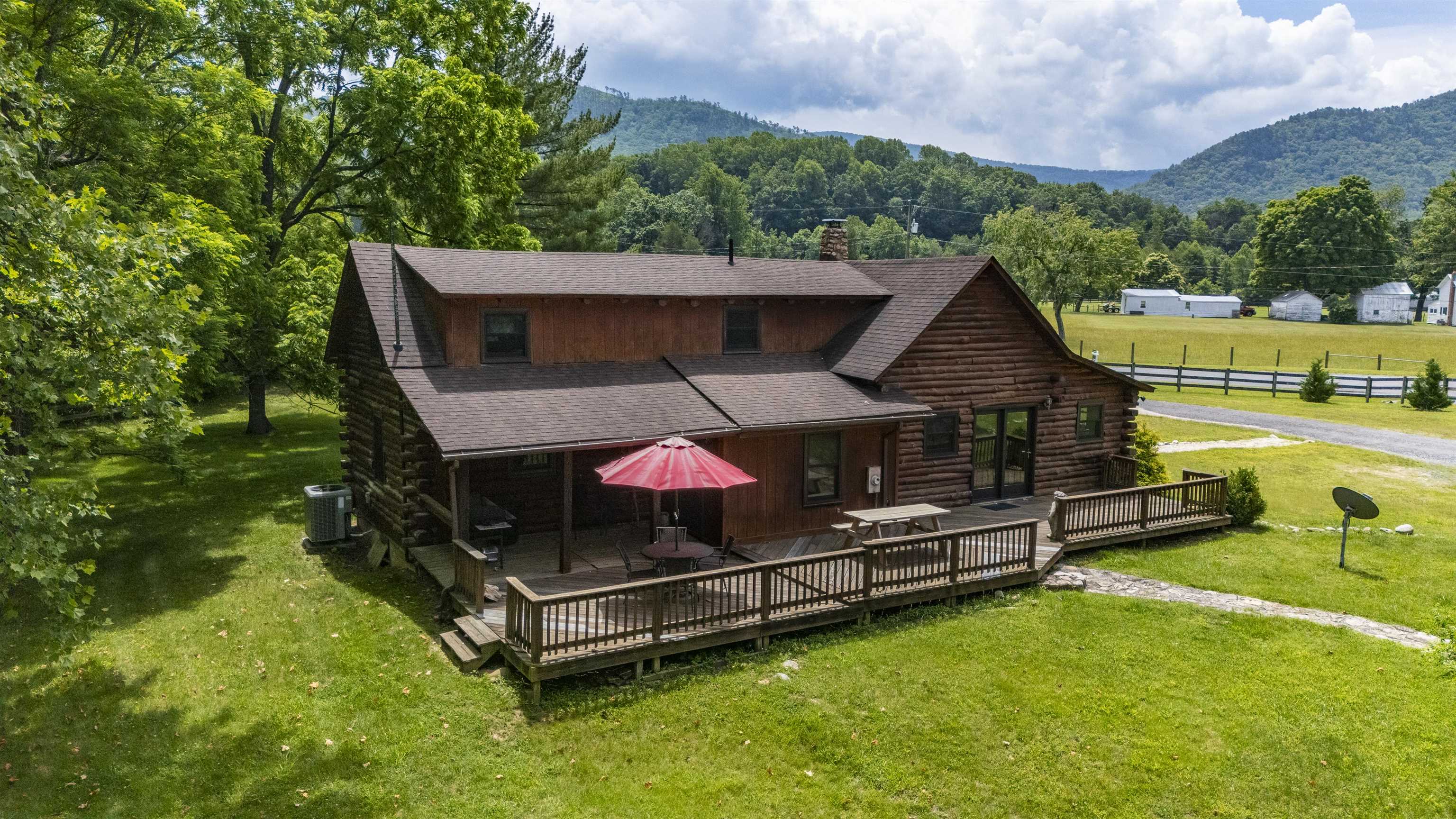 35 S BOTTOM RD, RAPHINE, Virginia 24472, 3 Bedrooms Bedrooms, ,2 BathroomsBathrooms,Residential,Rockbridge Retreat,35 S BOTTOM RD,665844 MLS # 665844
