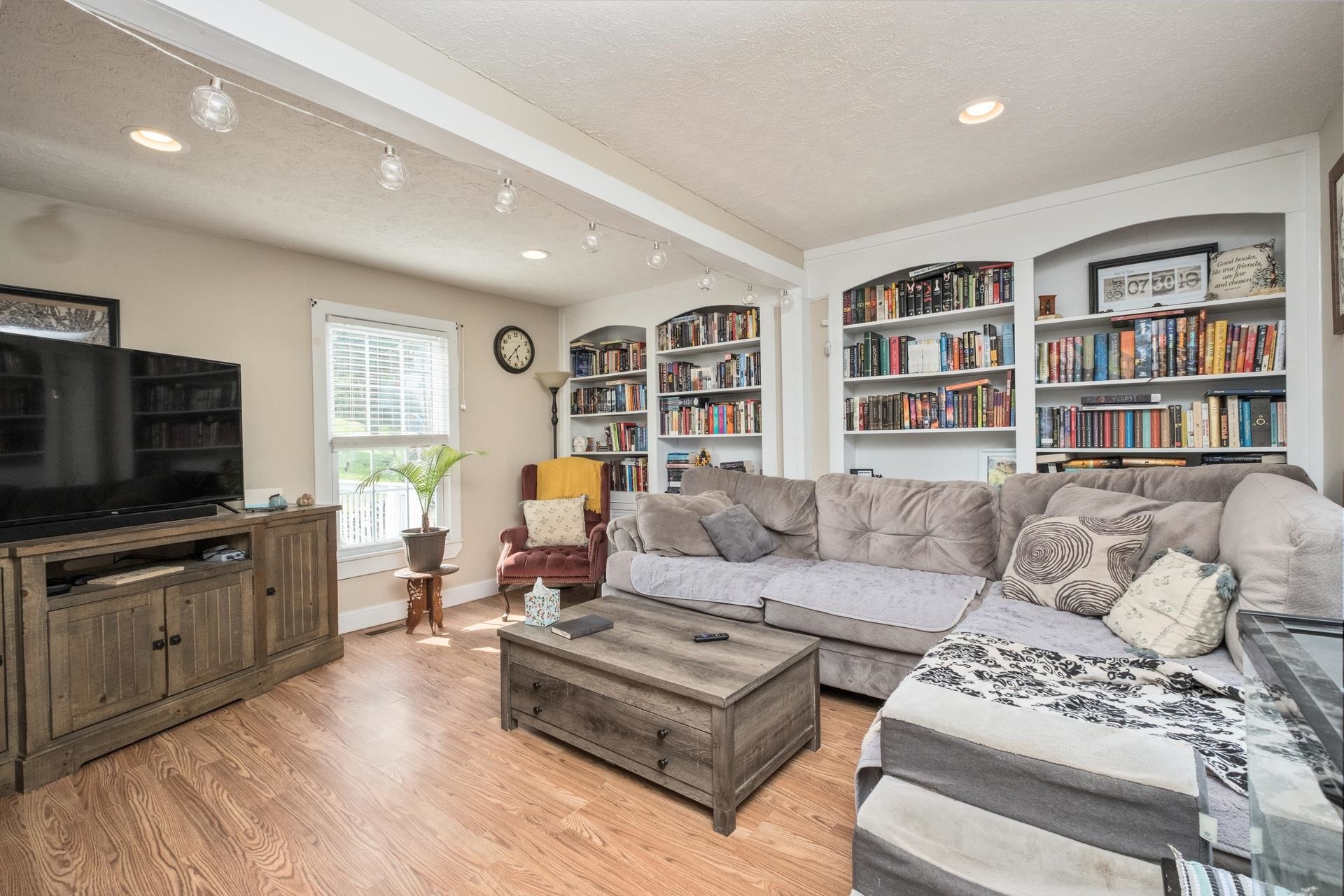 106 2ND ST, SHENANDOAH, Virginia 22849, 3 Bedrooms Bedrooms, ,2 BathroomsBathrooms,Residential,106 2ND ST,665851 MLS # 665851