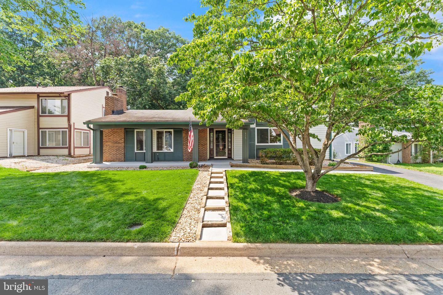515 SUGARLAND RUN DR, STERLING, Virginia 20164, 4 Bedrooms Bedrooms, ,2 BathroomsBathrooms,Residential,For sale,515 SUGARLAND RUN DR,VALO2097566 MLS # VALO2097566