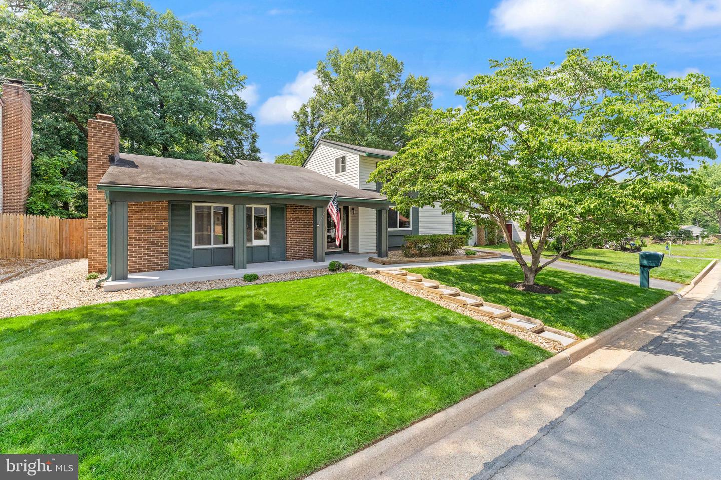 515 SUGARLAND RUN DR, STERLING, Virginia 20164, 4 Bedrooms Bedrooms, ,2 BathroomsBathrooms,Residential,For sale,515 SUGARLAND RUN DR,VALO2097566 MLS # VALO2097566