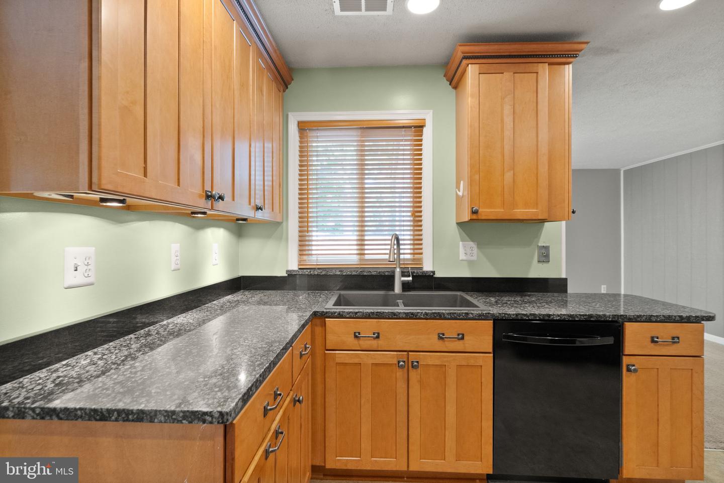 515 SUGARLAND RUN DR, STERLING, Virginia 20164, 4 Bedrooms Bedrooms, ,2 BathroomsBathrooms,Residential,For sale,515 SUGARLAND RUN DR,VALO2097566 MLS # VALO2097566