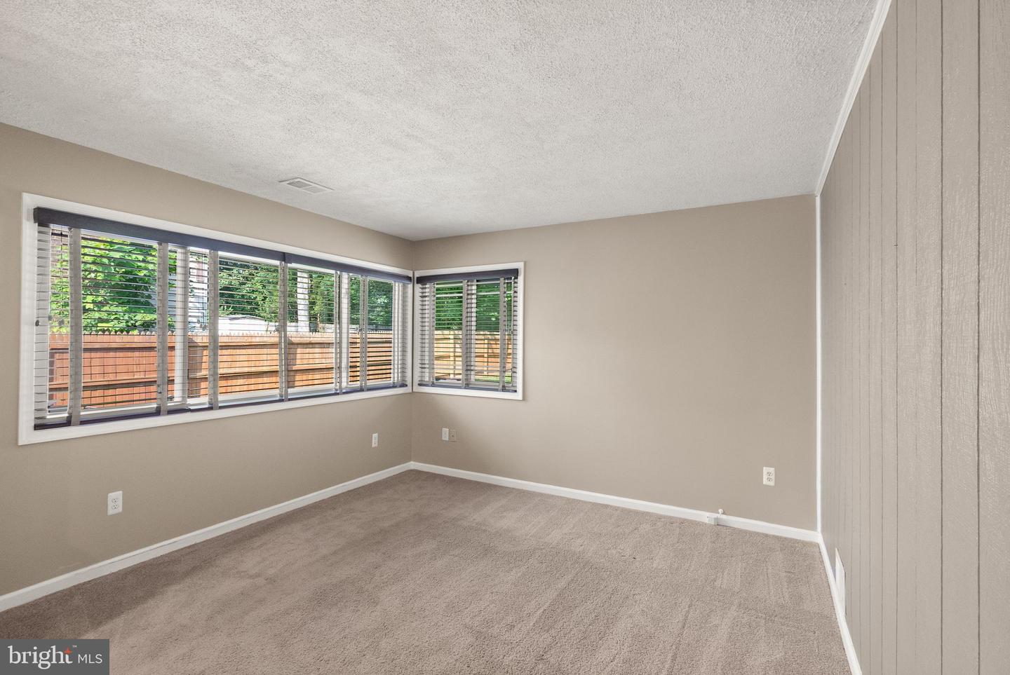 515 SUGARLAND RUN DR, STERLING, Virginia 20164, 4 Bedrooms Bedrooms, ,2 BathroomsBathrooms,Residential,For sale,515 SUGARLAND RUN DR,VALO2097566 MLS # VALO2097566