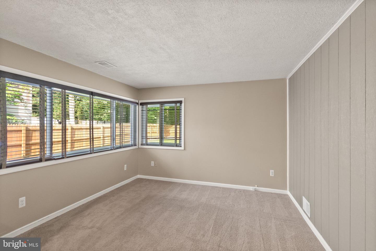 515 SUGARLAND RUN DR, STERLING, Virginia 20164, 4 Bedrooms Bedrooms, ,2 BathroomsBathrooms,Residential,For sale,515 SUGARLAND RUN DR,VALO2097566 MLS # VALO2097566