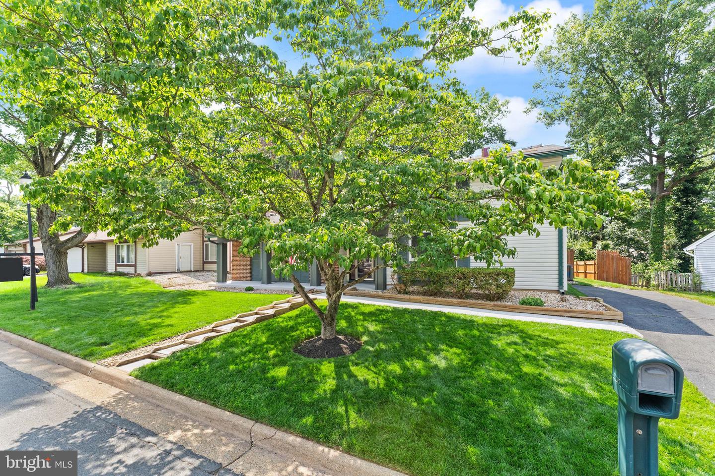 515 SUGARLAND RUN DR, STERLING, Virginia 20164, 4 Bedrooms Bedrooms, ,2 BathroomsBathrooms,Residential,For sale,515 SUGARLAND RUN DR,VALO2097566 MLS # VALO2097566
