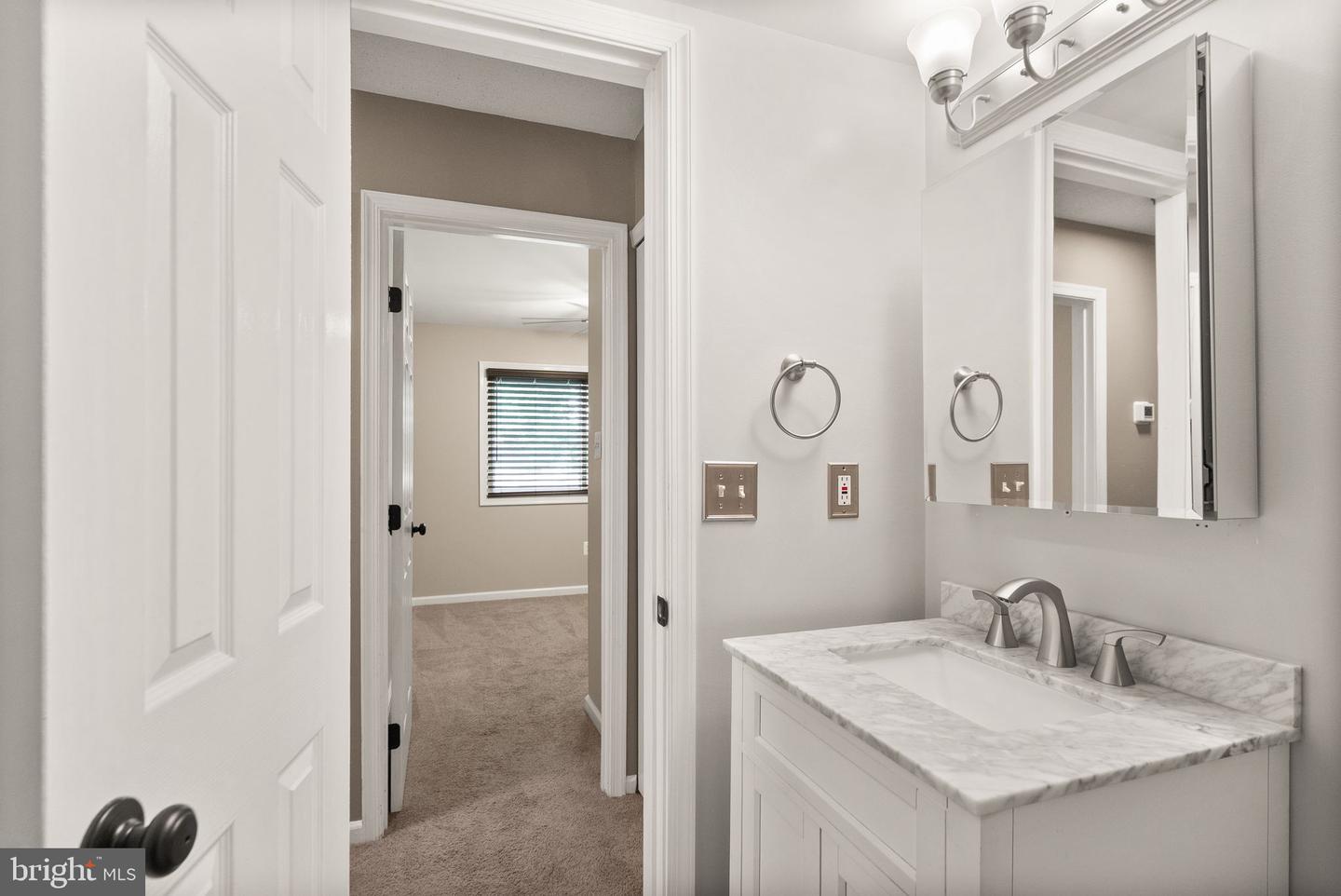 515 SUGARLAND RUN DR, STERLING, Virginia 20164, 4 Bedrooms Bedrooms, ,2 BathroomsBathrooms,Residential,For sale,515 SUGARLAND RUN DR,VALO2097566 MLS # VALO2097566