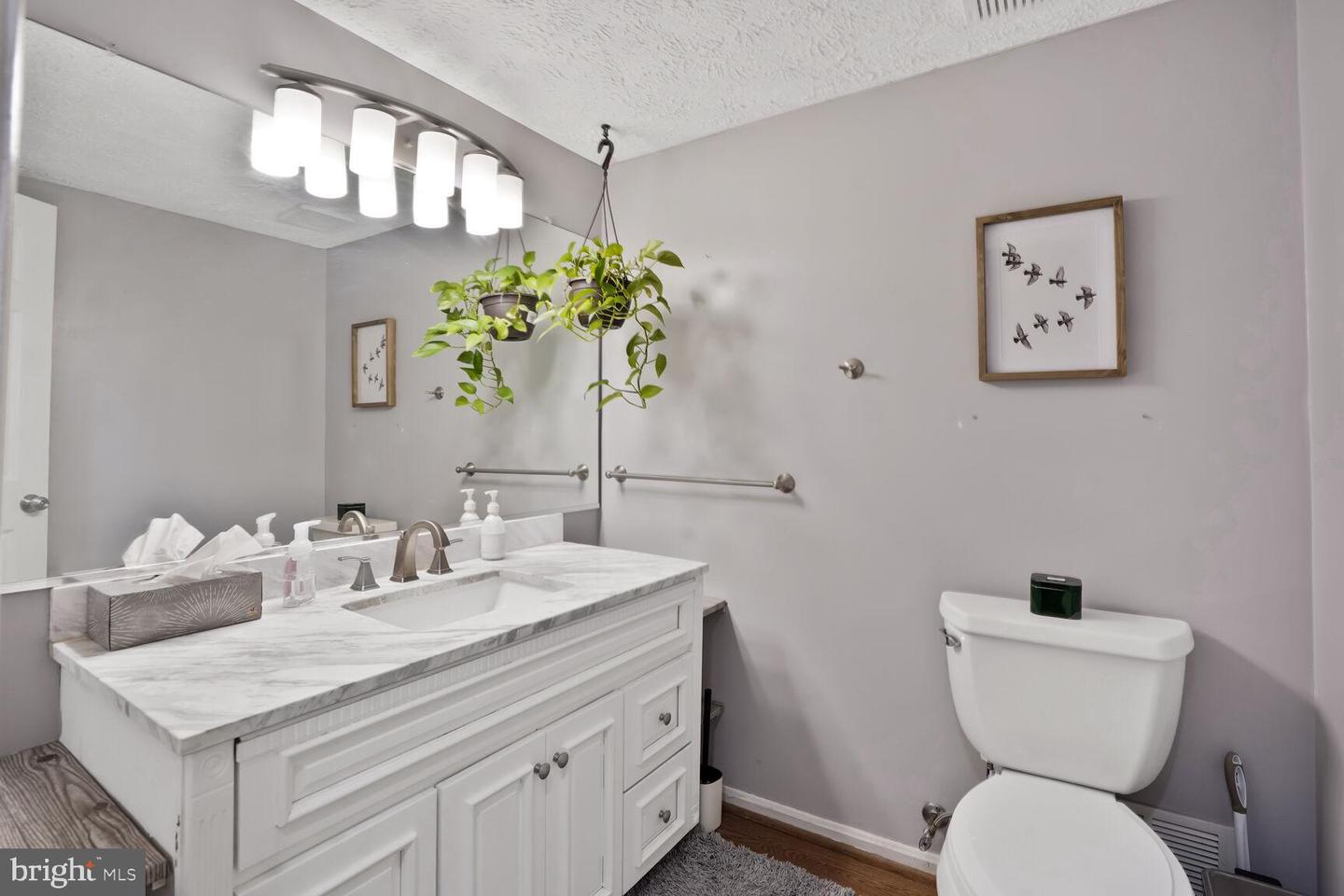 10911 CARTERS OAK WAY, BURKE, Virginia 22015, 5 Bedrooms Bedrooms, ,3 BathroomsBathrooms,Residential,For sale,10911 CARTERS OAK WAY,VAFX2244394 MLS # VAFX2244394