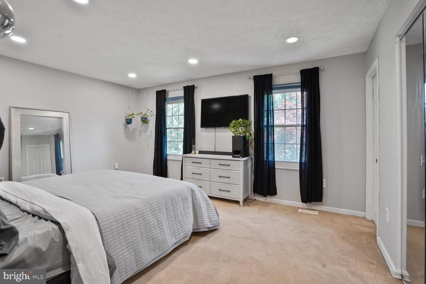 10911 CARTERS OAK WAY, BURKE, Virginia 22015, 5 Bedrooms Bedrooms, ,3 BathroomsBathrooms,Residential,For sale,10911 CARTERS OAK WAY,VAFX2244394 MLS # VAFX2244394
