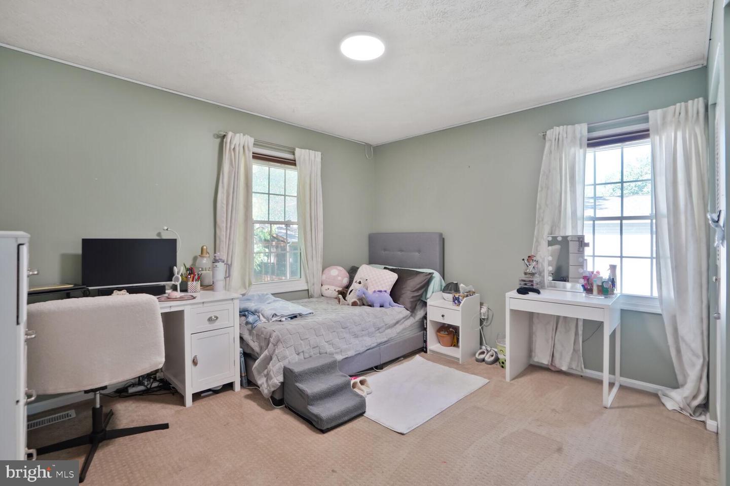 10911 CARTERS OAK WAY, BURKE, Virginia 22015, 5 Bedrooms Bedrooms, ,3 BathroomsBathrooms,Residential,For sale,10911 CARTERS OAK WAY,VAFX2244394 MLS # VAFX2244394