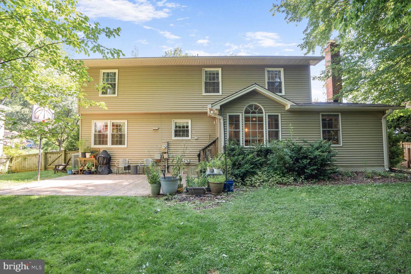 10911 CARTERS OAK WAY, BURKE, Virginia 22015, 5 Bedrooms Bedrooms, ,3 BathroomsBathrooms,Residential,For sale,10911 CARTERS OAK WAY,VAFX2244394 MLS # VAFX2244394
