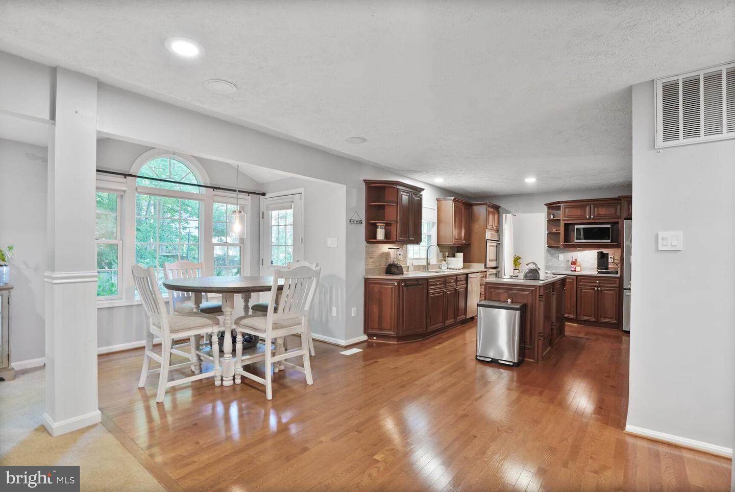 10911 CARTERS OAK WAY, BURKE, Virginia 22015, 5 Bedrooms Bedrooms, ,3 BathroomsBathrooms,Residential,For sale,10911 CARTERS OAK WAY,VAFX2244394 MLS # VAFX2244394