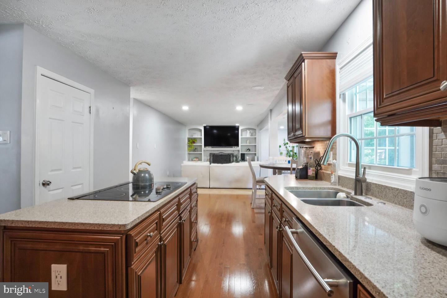 10911 CARTERS OAK WAY, BURKE, Virginia 22015, 5 Bedrooms Bedrooms, ,3 BathroomsBathrooms,Residential,For sale,10911 CARTERS OAK WAY,VAFX2244394 MLS # VAFX2244394