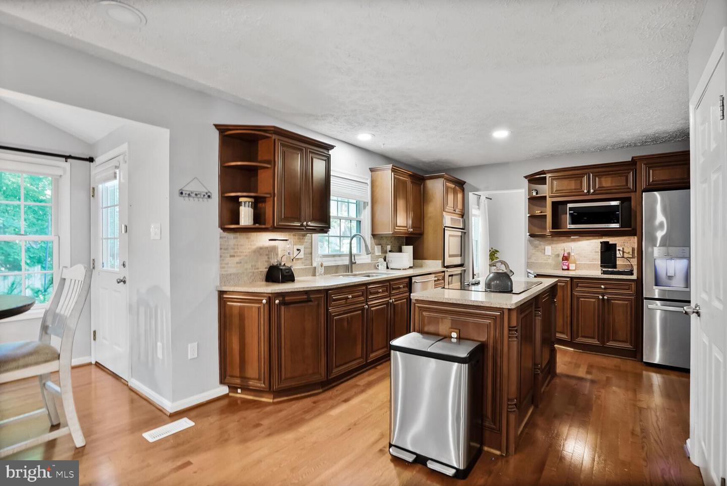 10911 CARTERS OAK WAY, BURKE, Virginia 22015, 5 Bedrooms Bedrooms, ,3 BathroomsBathrooms,Residential,For sale,10911 CARTERS OAK WAY,VAFX2244394 MLS # VAFX2244394