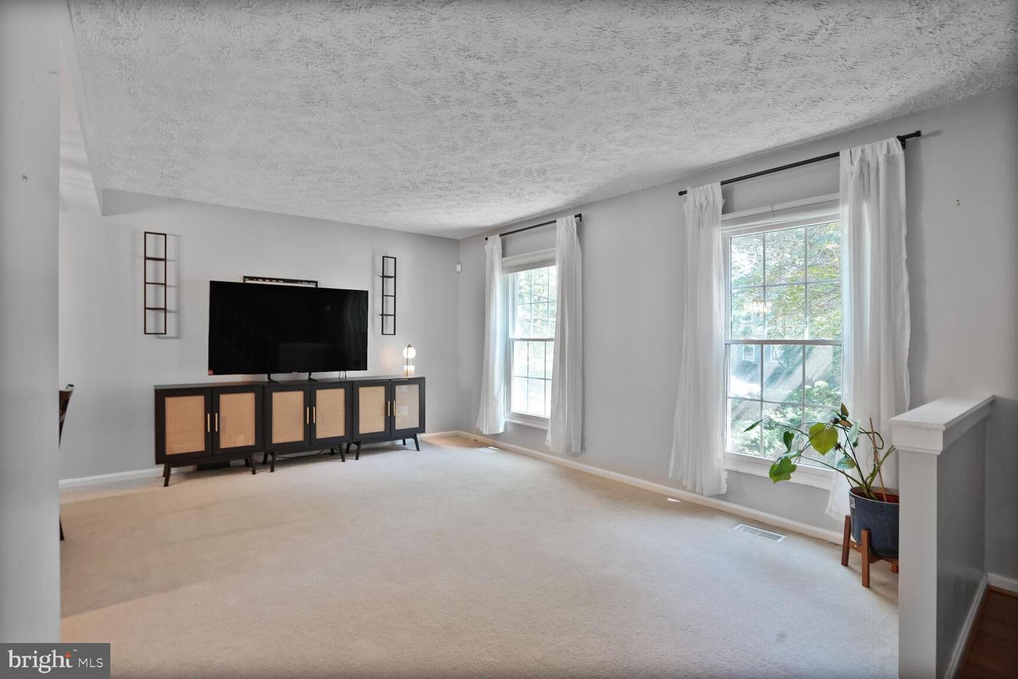 10911 CARTERS OAK WAY, BURKE, Virginia 22015, 5 Bedrooms Bedrooms, ,3 BathroomsBathrooms,Residential,For sale,10911 CARTERS OAK WAY,VAFX2244394 MLS # VAFX2244394