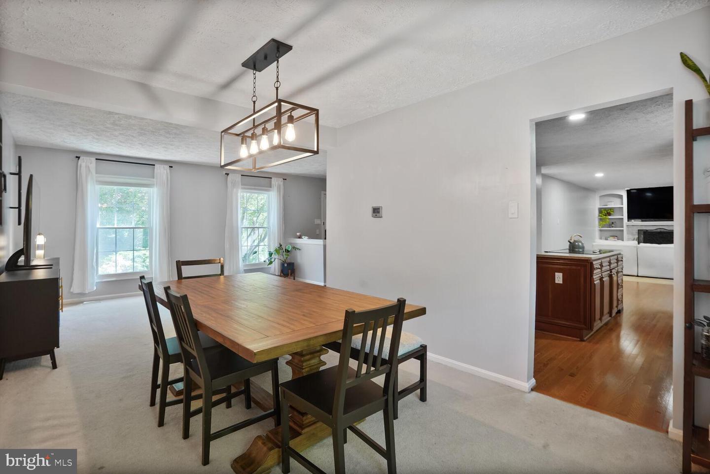 10911 CARTERS OAK WAY, BURKE, Virginia 22015, 5 Bedrooms Bedrooms, ,3 BathroomsBathrooms,Residential,For sale,10911 CARTERS OAK WAY,VAFX2244394 MLS # VAFX2244394
