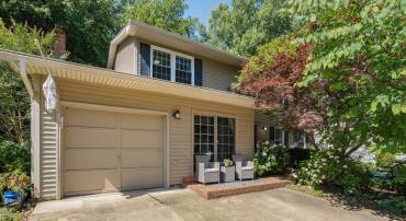 10911 CARTERS OAK WAY, BURKE, Virginia 22015, 5 Bedrooms Bedrooms, ,3 BathroomsBathrooms,Residential,For sale,10911 CARTERS OAK WAY,VAFX2244394 MLS # VAFX2244394