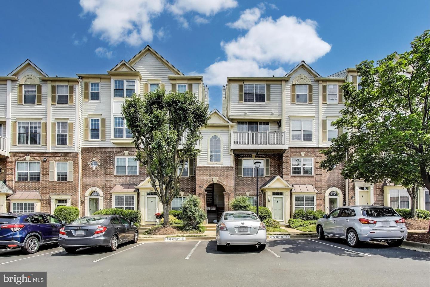 1725 BRADDOCK PL #304, ALEXANDRIA, Virginia 22302, 2 Bedrooms Bedrooms, ,2 BathroomsBathrooms,Residential,For sale,1725 BRADDOCK PL #304,VAAX2046182 MLS # VAAX2046182