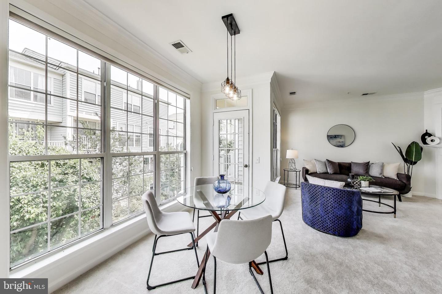 1725 BRADDOCK PL #304, ALEXANDRIA, Virginia 22302, 2 Bedrooms Bedrooms, ,2 BathroomsBathrooms,Residential,For sale,1725 BRADDOCK PL #304,VAAX2046182 MLS # VAAX2046182