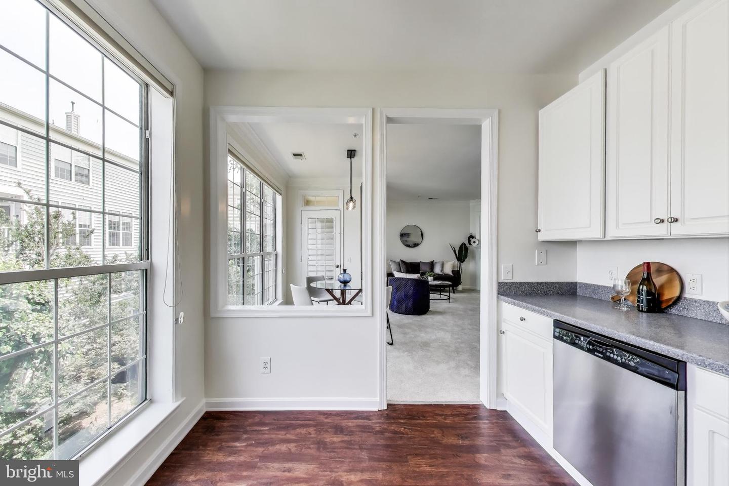 1725 BRADDOCK PL #304, ALEXANDRIA, Virginia 22302, 2 Bedrooms Bedrooms, ,2 BathroomsBathrooms,Residential,For sale,1725 BRADDOCK PL #304,VAAX2046182 MLS # VAAX2046182