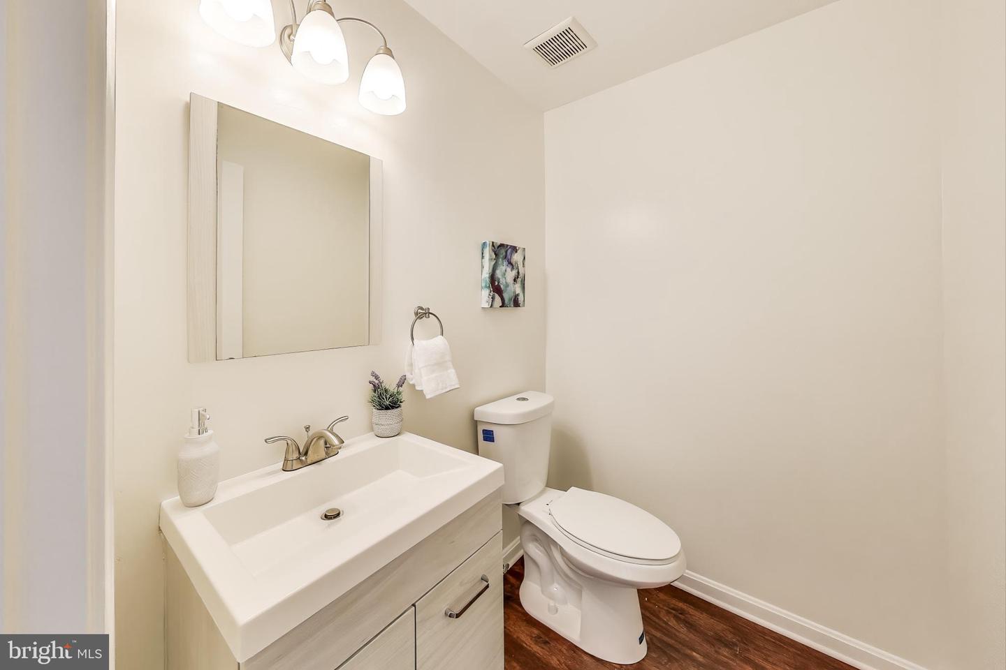 1725 BRADDOCK PL #304, ALEXANDRIA, Virginia 22302, 2 Bedrooms Bedrooms, ,2 BathroomsBathrooms,Residential,For sale,1725 BRADDOCK PL #304,VAAX2046182 MLS # VAAX2046182