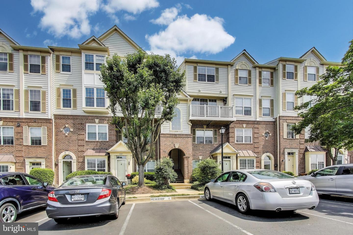 1725 BRADDOCK PL #304, ALEXANDRIA, Virginia 22302, 2 Bedrooms Bedrooms, ,2 BathroomsBathrooms,Residential,For sale,1725 BRADDOCK PL #304,VAAX2046182 MLS # VAAX2046182