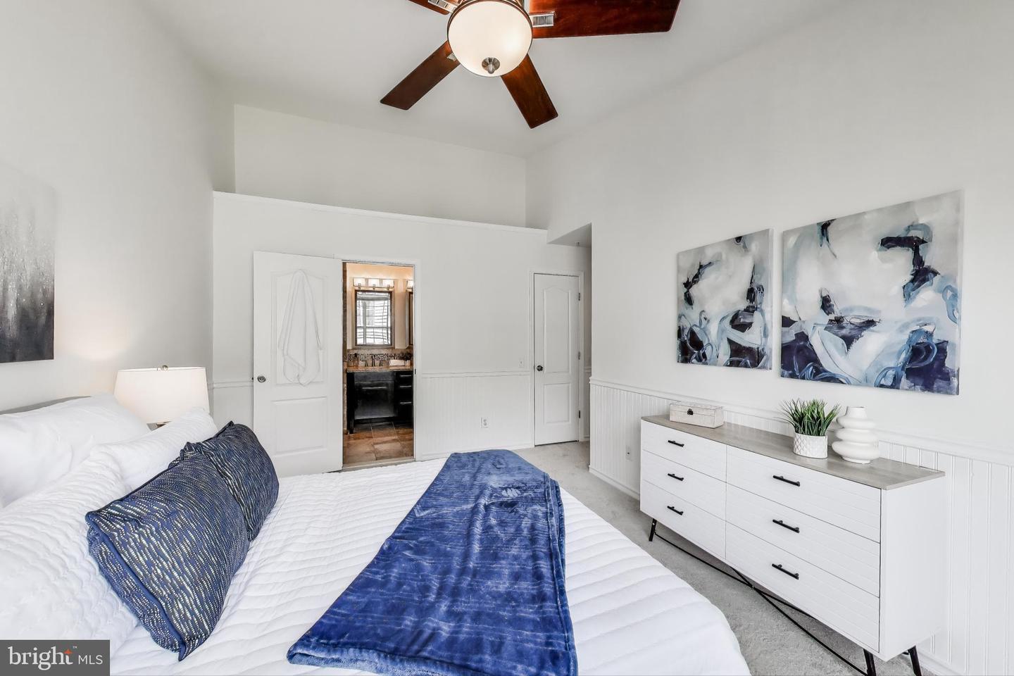 1725 BRADDOCK PL #304, ALEXANDRIA, Virginia 22302, 2 Bedrooms Bedrooms, ,2 BathroomsBathrooms,Residential,For sale,1725 BRADDOCK PL #304,VAAX2046182 MLS # VAAX2046182