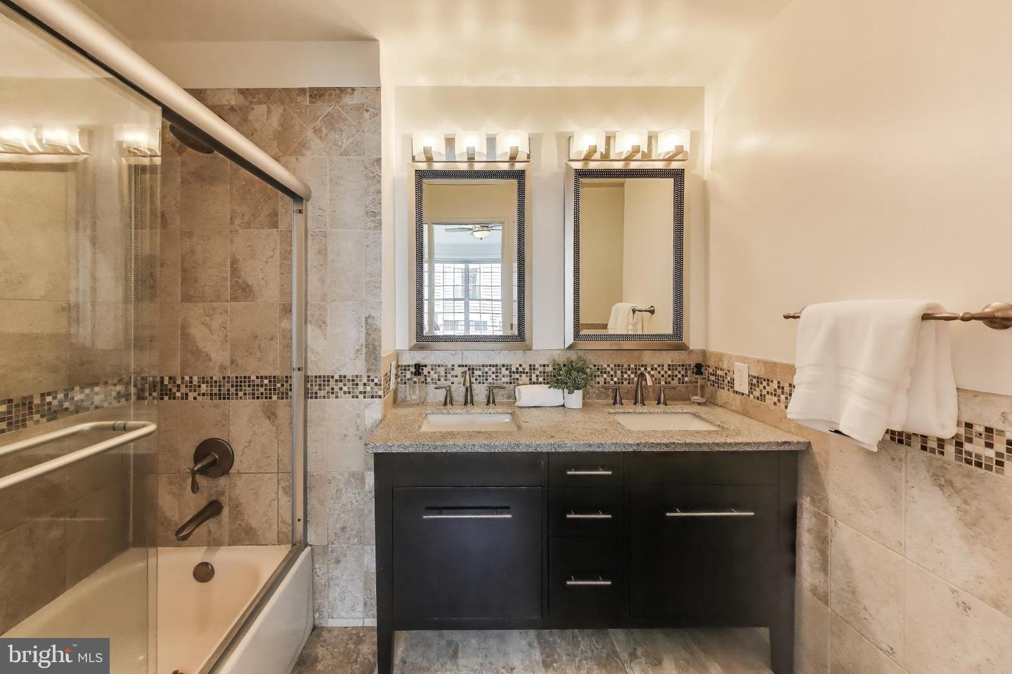 1725 BRADDOCK PL #304, ALEXANDRIA, Virginia 22302, 2 Bedrooms Bedrooms, ,2 BathroomsBathrooms,Residential,For sale,1725 BRADDOCK PL #304,VAAX2046182 MLS # VAAX2046182