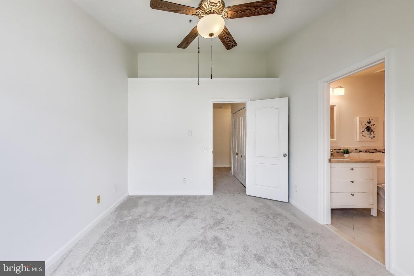1725 BRADDOCK PL #304, ALEXANDRIA, Virginia 22302, 2 Bedrooms Bedrooms, ,2 BathroomsBathrooms,Residential,For sale,1725 BRADDOCK PL #304,VAAX2046182 MLS # VAAX2046182