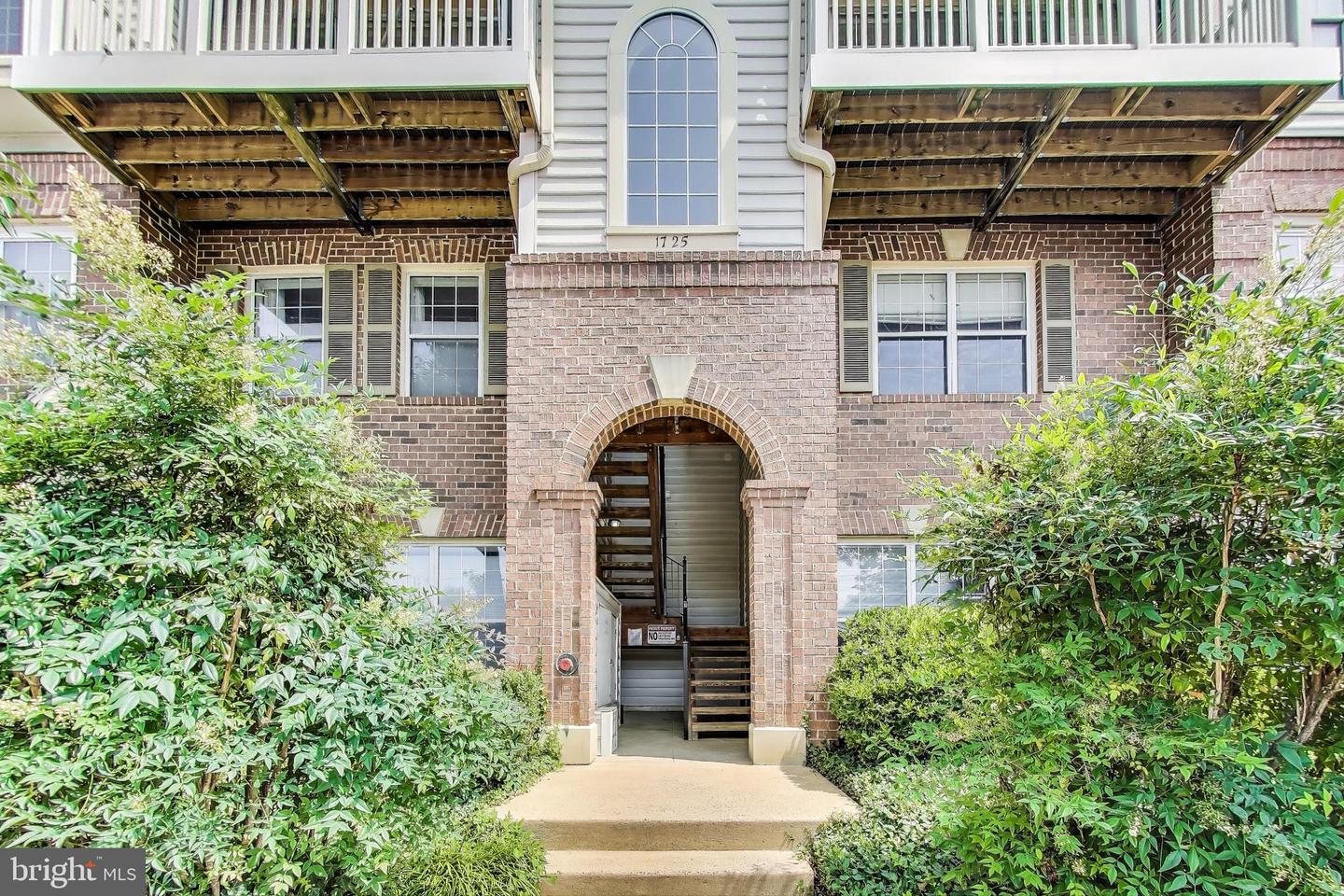 1725 BRADDOCK PL #304, ALEXANDRIA, Virginia 22302, 2 Bedrooms Bedrooms, ,2 BathroomsBathrooms,Residential,For sale,1725 BRADDOCK PL #304,VAAX2046182 MLS # VAAX2046182