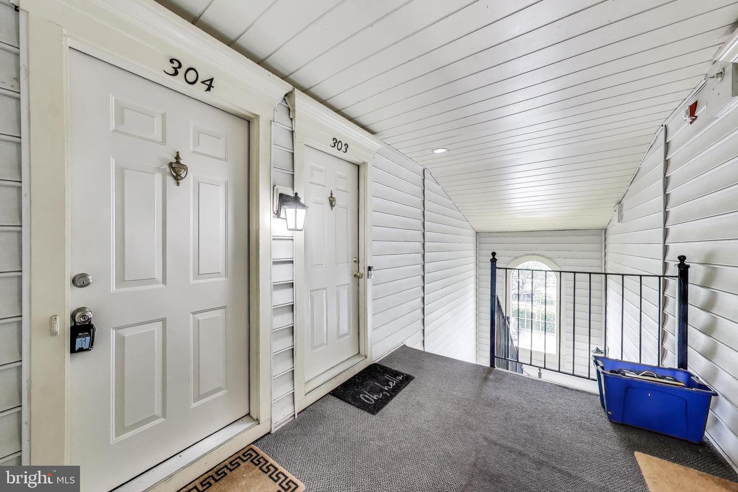 1725 BRADDOCK PL #304, ALEXANDRIA, Virginia 22302, 2 Bedrooms Bedrooms, ,2 BathroomsBathrooms,Residential,For sale,1725 BRADDOCK PL #304,VAAX2046182 MLS # VAAX2046182