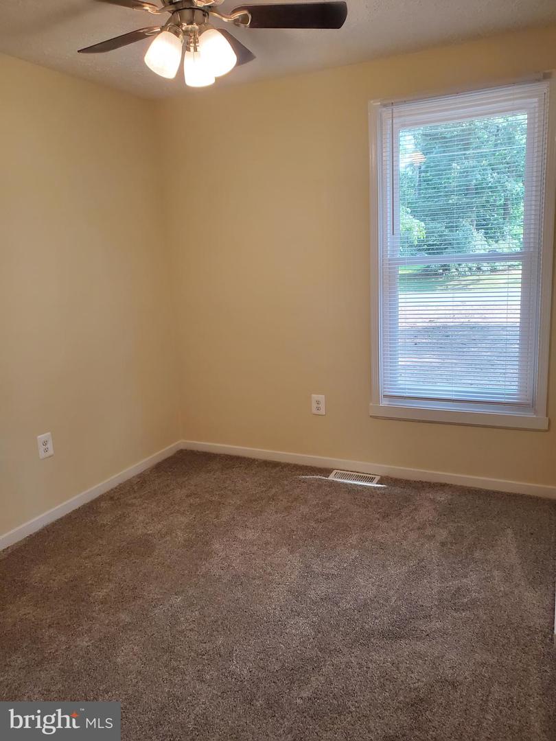 416 POCAHONTAS DR, RUTHER GLEN, Virginia 22546, 3 Bedrooms Bedrooms, ,2 BathroomsBathrooms,Residential,For sale,416 POCAHONTAS DR,VACV2008256 MLS # VACV2008256