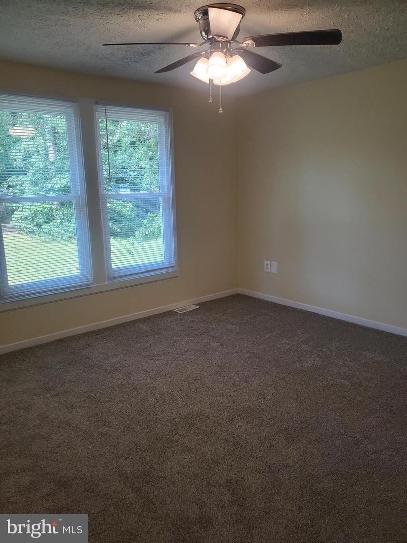 416 POCAHONTAS DR, RUTHER GLEN, Virginia 22546, 3 Bedrooms Bedrooms, ,2 BathroomsBathrooms,Residential,For sale,416 POCAHONTAS DR,VACV2008256 MLS # VACV2008256