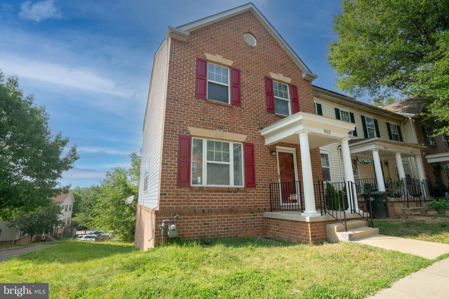 902 BLAKNEY LN SE, WASHINGTON, District Of Columbia 20032, 3 Bedrooms Bedrooms, ,2 BathroomsBathrooms,Residential,For sale,902 BLAKNEY LN SE,DCDC2204880 MLS # DCDC2204880