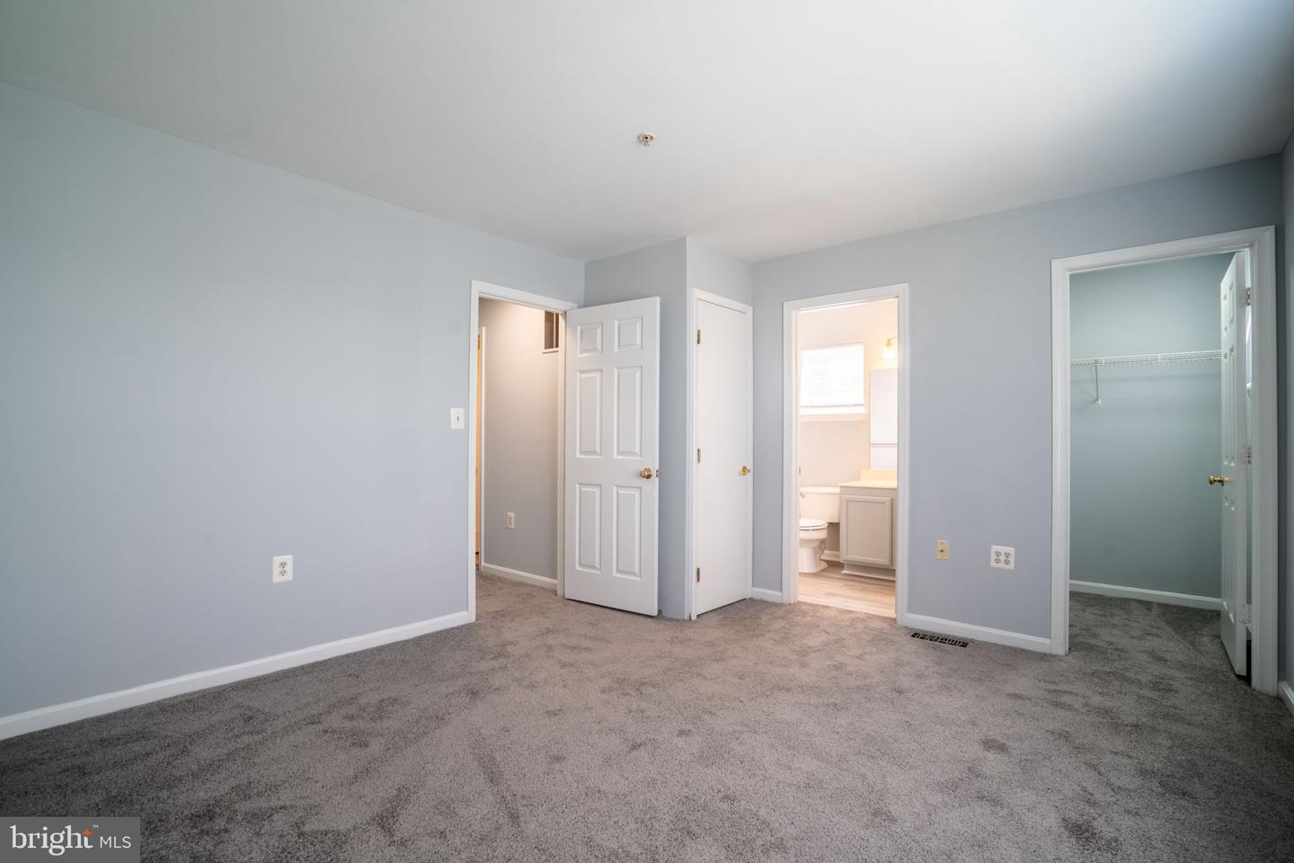 902 BLAKNEY LN SE, WASHINGTON, District Of Columbia 20032, 3 Bedrooms Bedrooms, ,2 BathroomsBathrooms,Residential,For sale,902 BLAKNEY LN SE,DCDC2204880 MLS # DCDC2204880