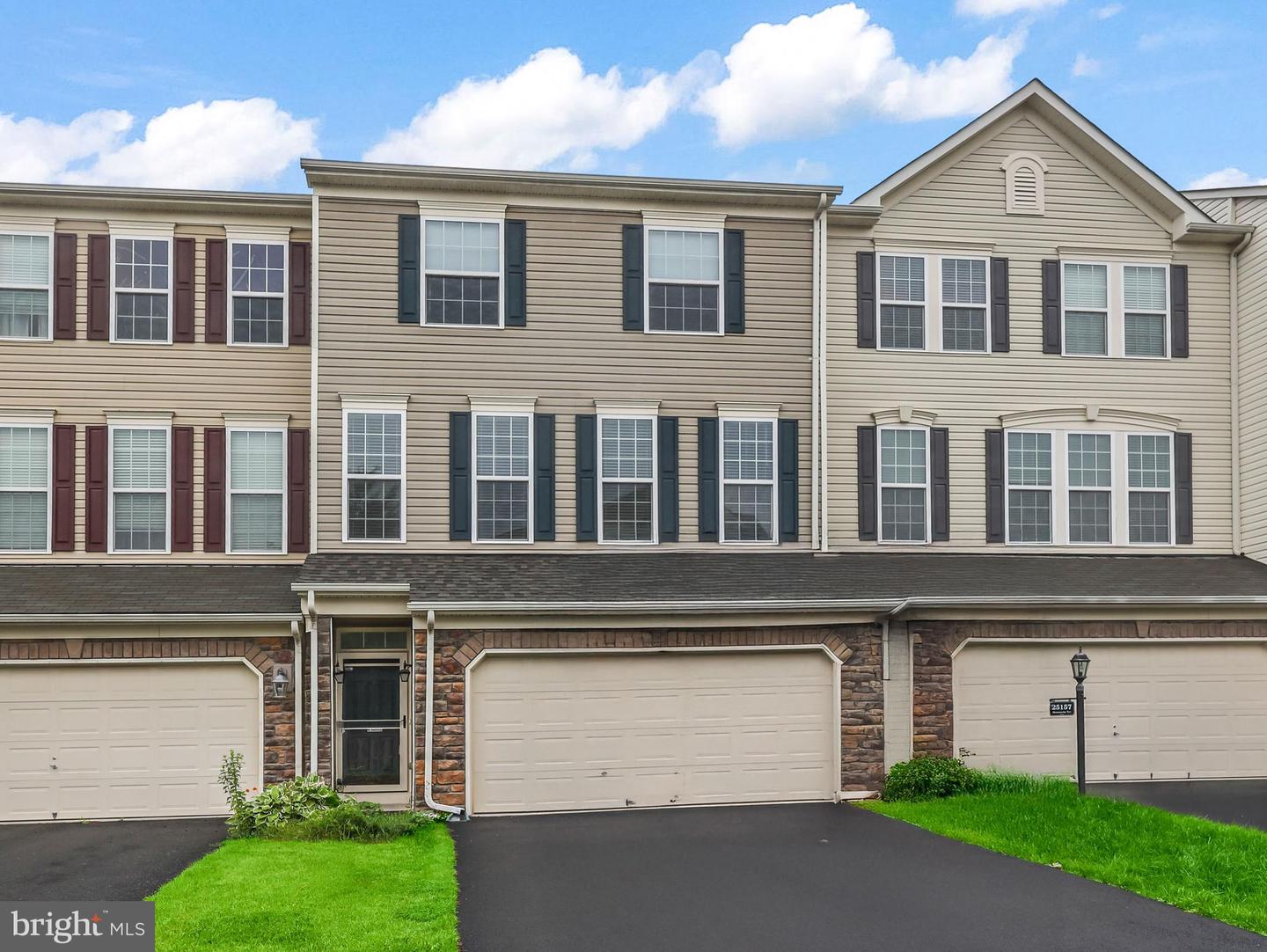 25159 HUMMOCKY TER, ALDIE, Virginia 20105, 4 Bedrooms Bedrooms, ,3 BathroomsBathrooms,Residential,For sale,25159 HUMMOCKY TER,VALO2099214 MLS # VALO2099214