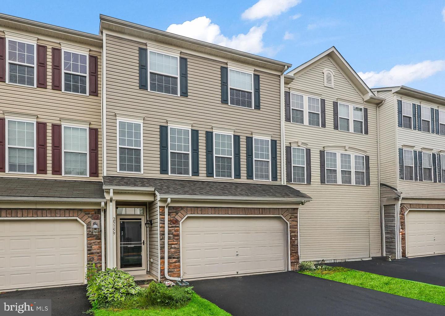 25159 HUMMOCKY TER, ALDIE, Virginia 20105, 4 Bedrooms Bedrooms, ,3 BathroomsBathrooms,Residential,For sale,25159 HUMMOCKY TER,VALO2099214 MLS # VALO2099214