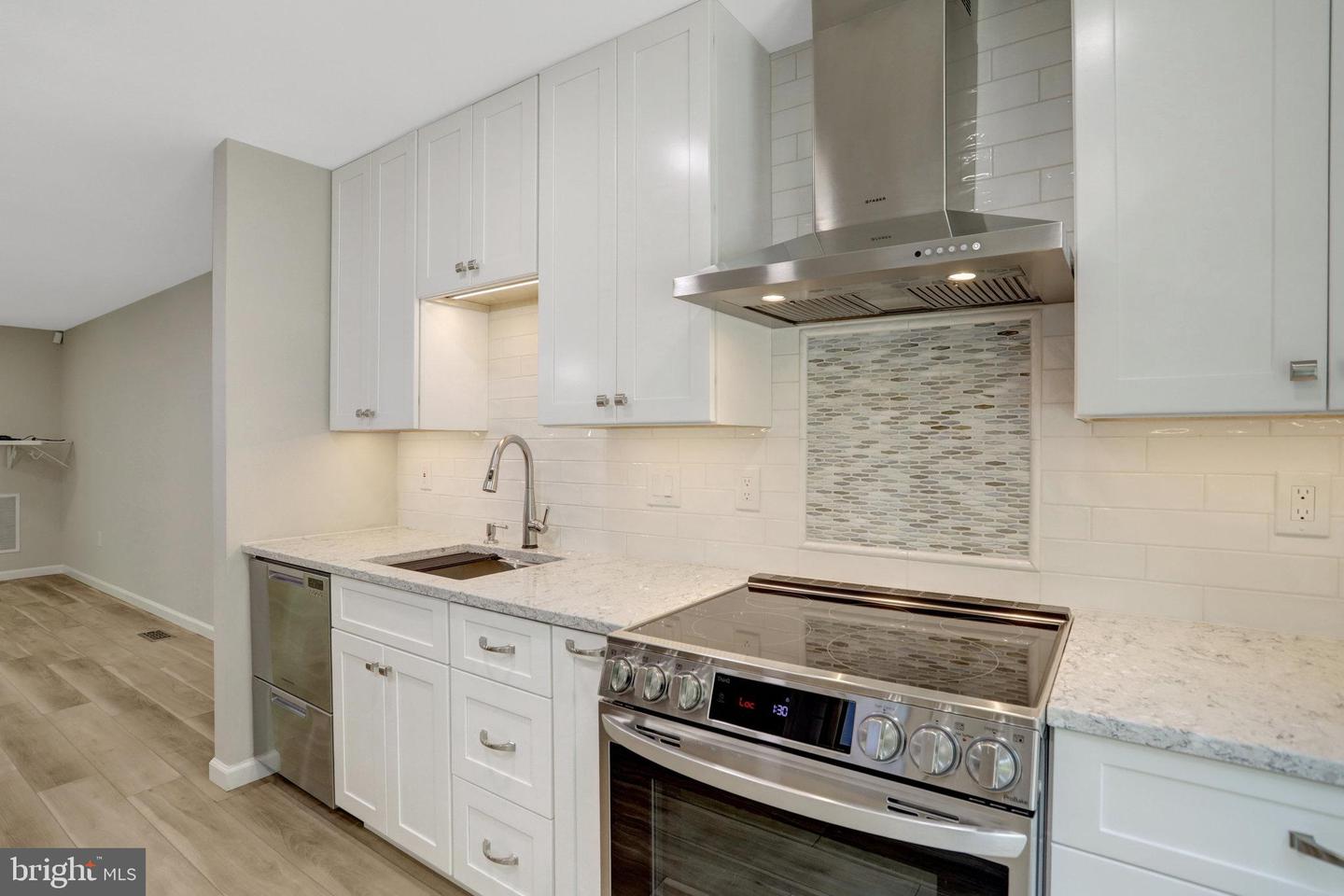 7457 HATHERLEIGH CT, ALEXANDRIA, Virginia 22315, 2 Bedrooms Bedrooms, ,3 BathroomsBathrooms,Residential,For sale,7457 HATHERLEIGH CT,VAFX2246810 MLS # VAFX2246810