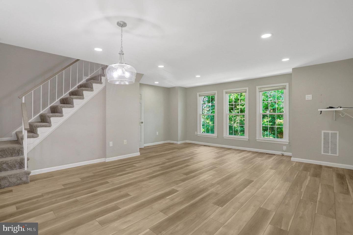 7457 HATHERLEIGH CT, ALEXANDRIA, Virginia 22315, 2 Bedrooms Bedrooms, ,3 BathroomsBathrooms,Residential,For sale,7457 HATHERLEIGH CT,VAFX2246810 MLS # VAFX2246810