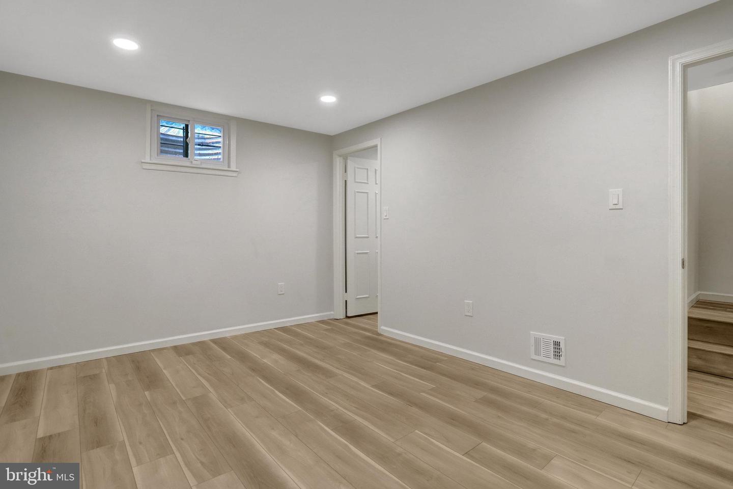 7457 HATHERLEIGH CT, ALEXANDRIA, Virginia 22315, 2 Bedrooms Bedrooms, ,3 BathroomsBathrooms,Residential,For sale,7457 HATHERLEIGH CT,VAFX2246810 MLS # VAFX2246810