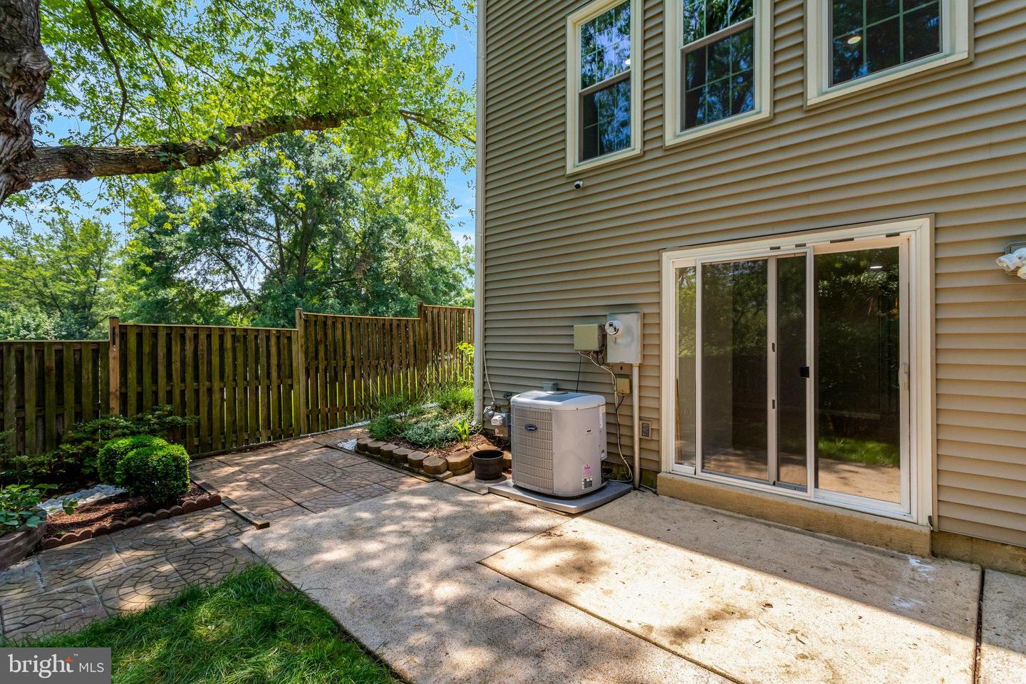 7457 HATHERLEIGH CT, ALEXANDRIA, Virginia 22315, 2 Bedrooms Bedrooms, ,3 BathroomsBathrooms,Residential,For sale,7457 HATHERLEIGH CT,VAFX2246810 MLS # VAFX2246810