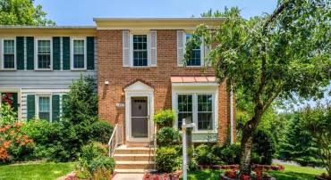 7457 HATHERLEIGH CT, ALEXANDRIA, Virginia 22315, 2 Bedrooms Bedrooms, ,3 BathroomsBathrooms,Residential,For sale,7457 HATHERLEIGH CT,VAFX2246810 MLS # VAFX2246810