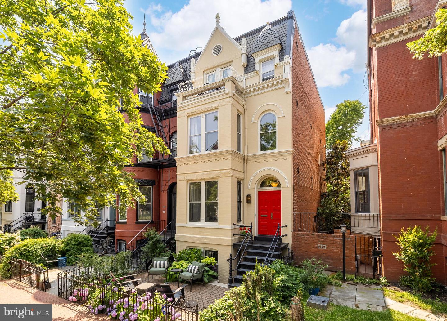 107 5TH ST SE, WASHINGTON, District Of Columbia 20003, 4 Bedrooms Bedrooms, ,2 BathroomsBathrooms,Residential,For sale,107 5TH ST SE,DCDC2205552 MLS # DCDC2205552