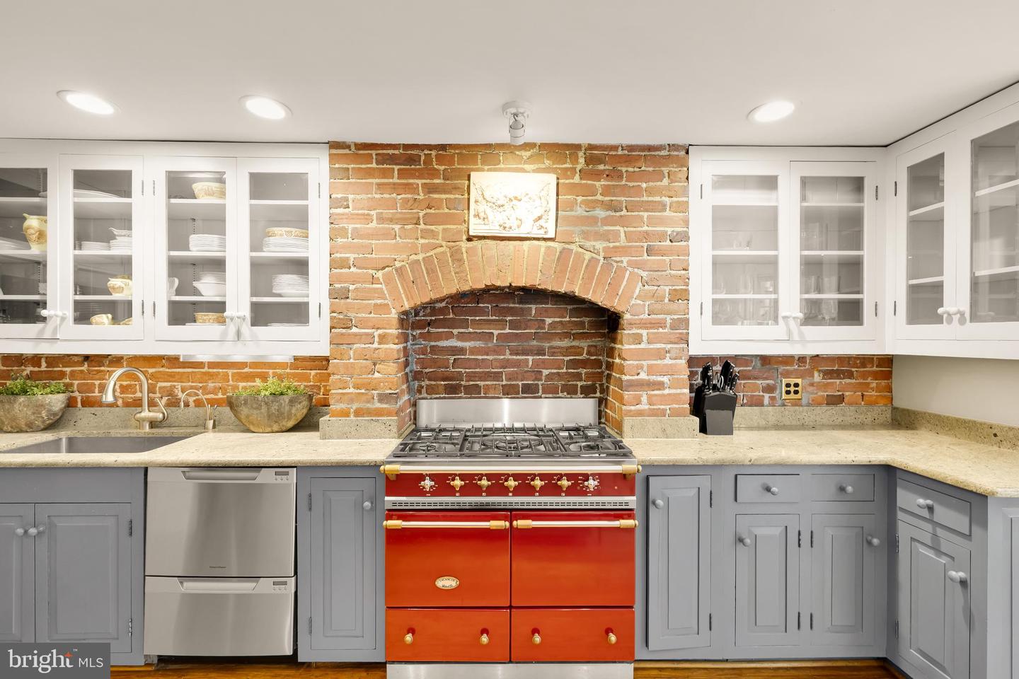 107 5TH ST SE, WASHINGTON, District Of Columbia 20003, 4 Bedrooms Bedrooms, ,2 BathroomsBathrooms,Residential,For sale,107 5TH ST SE,DCDC2205552 MLS # DCDC2205552