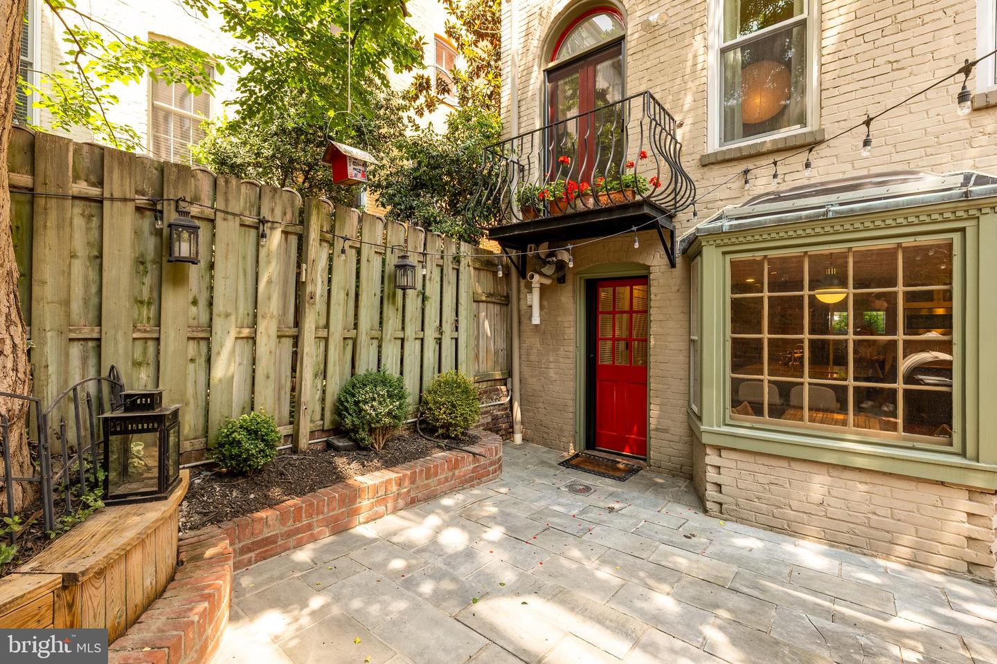 107 5TH ST SE, WASHINGTON, District Of Columbia 20003, 4 Bedrooms Bedrooms, ,2 BathroomsBathrooms,Residential,For sale,107 5TH ST SE,DCDC2205552 MLS # DCDC2205552
